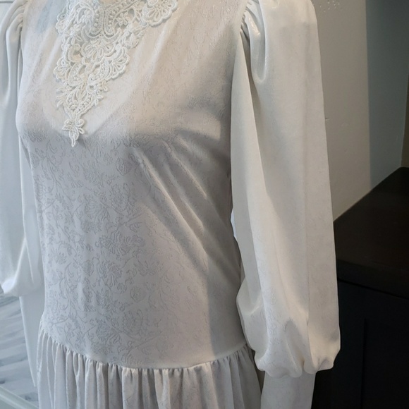 LeVoys maxi dress white vintage high neck full sleeve drop waist Size Medium - Picture 3 of 5